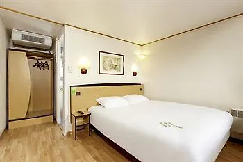 Campanile Bourg-En-Bresse ~ Viriat Hotel 3*,